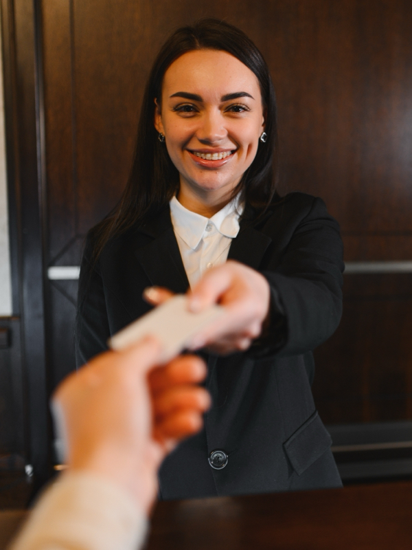 Front Office Mitarbeiter